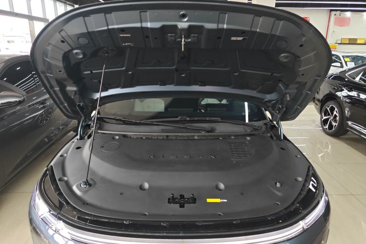 Used Nissan N7 2025 625 Max Engine Bay