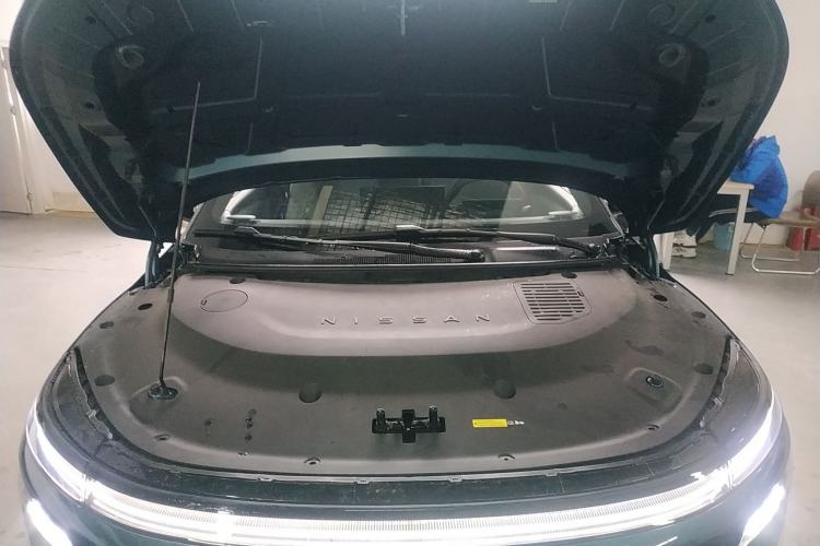 Used Nissan N7 2025 625 Max Engine Bay