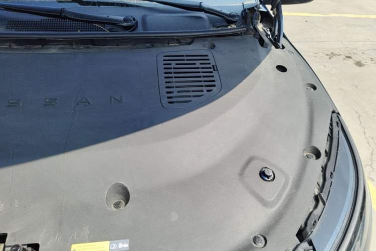 Used Nissan N7 2025 625 Max Engine Bay Left