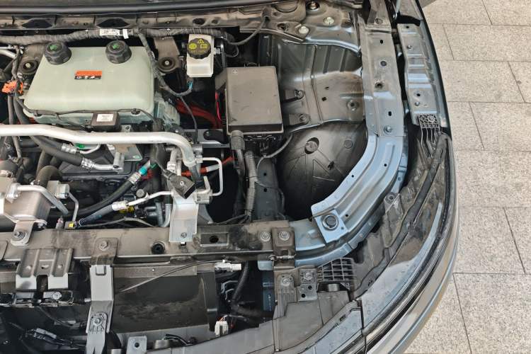 Used Nissan N7 2025 625 Max Engine Bay Left