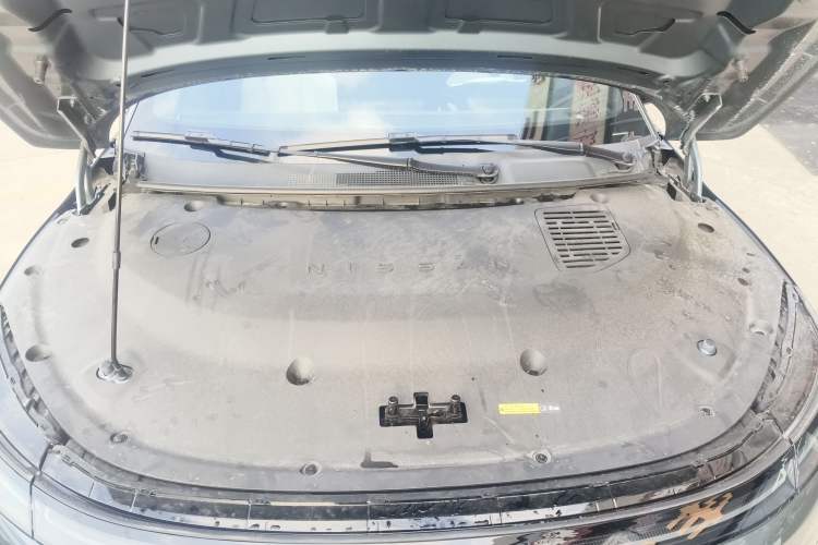 Used Nissan N7 2025 625 Max Engine Bay