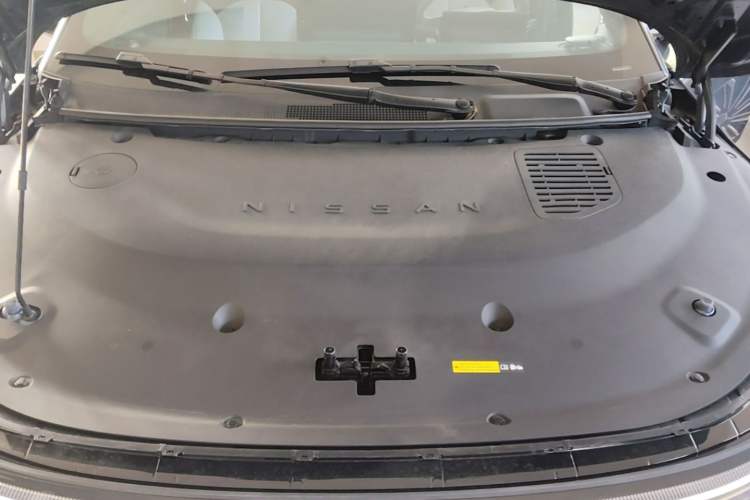 Used Nissan N7 2025 625 Max Engine Bay