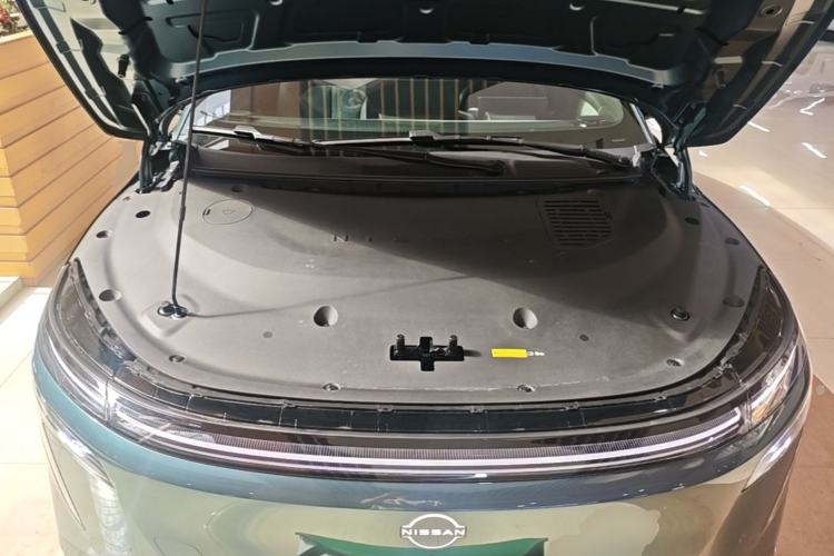 Used Nissan N7 2025 625 Max Engine Bay