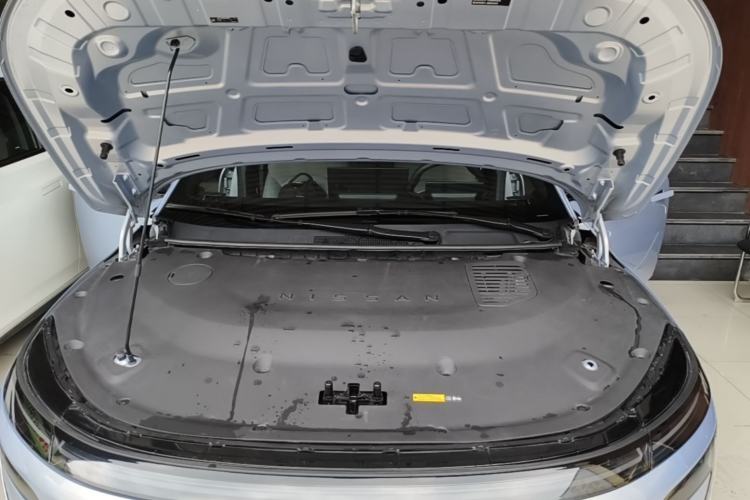Used Nissan N7 2025 510 Max Engine Bay