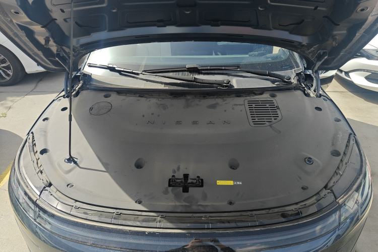 Used Nissan N7 2025 625 Max Engine Bay