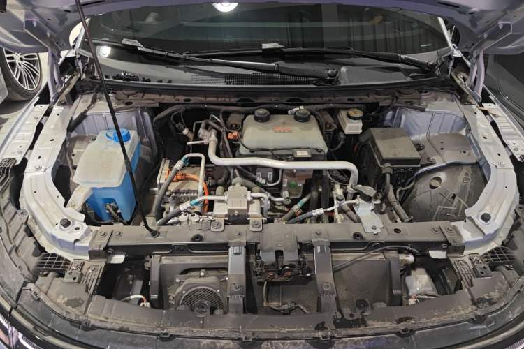 Used Nissan N7 2025 510 Max Engine Bay