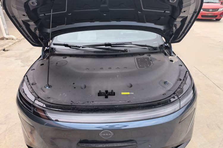 Used Nissan N7 2025 625 Max Engine Bay