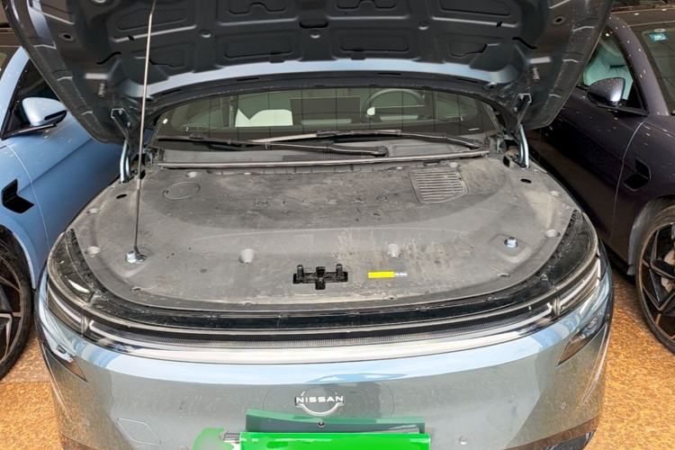 Used Nissan N7 2025 625 Max Engine Bay