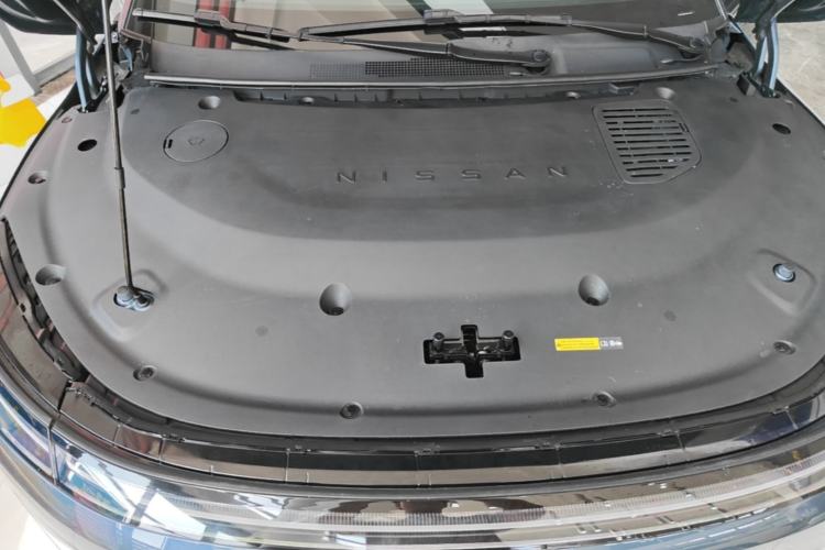 Used Nissan N7 2025 625 Max Engine Bay