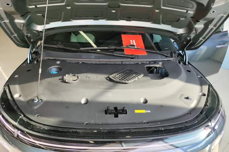Used Nissan N7 2025 625 Pro Engine Bay