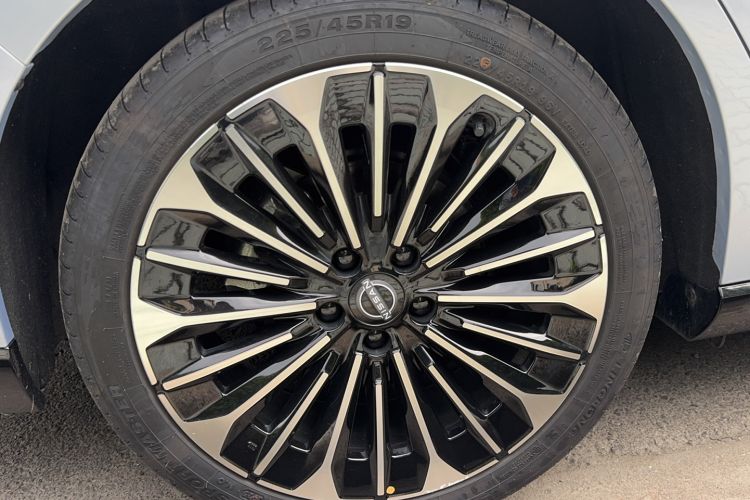Used Nissan N7 2025 510 Max Exterior 10
