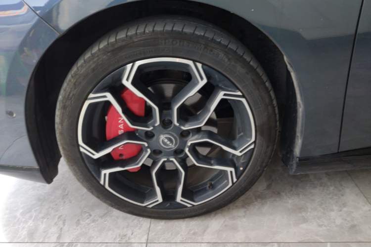 Used Nissan N7 2025 510 Max Exterior 4