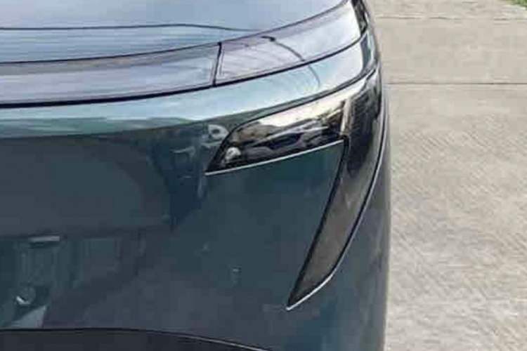 Used Nissan N7 2025 625 Max Exterior 4