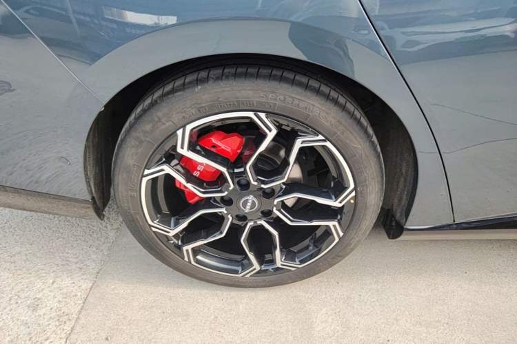 Used Nissan N7 2025 625 Max Exterior 5