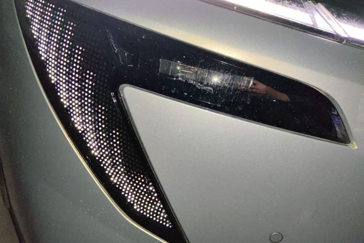 Used Nissan N7 2025 625 Max Exterior 6