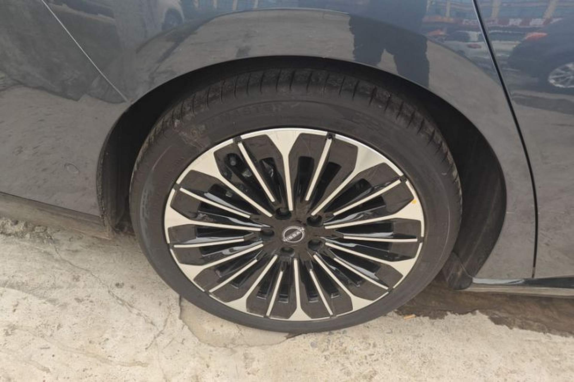Used Nissan N7 2025 625 Max Exterior 6