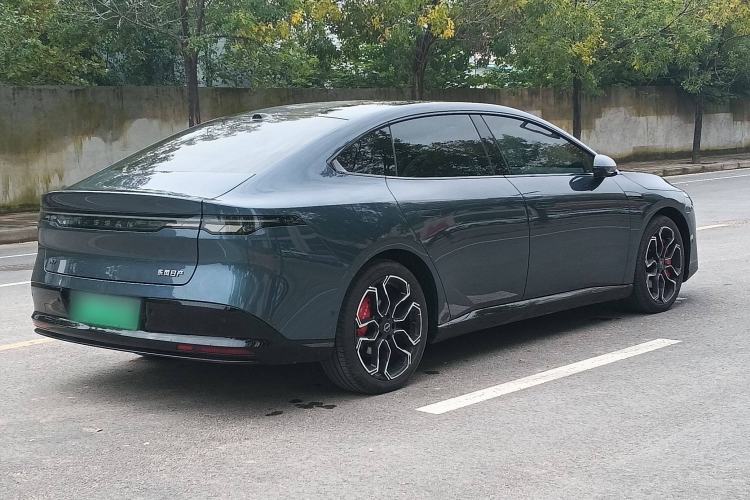 Used Nissan N7 2025 625 Max Exterior 7