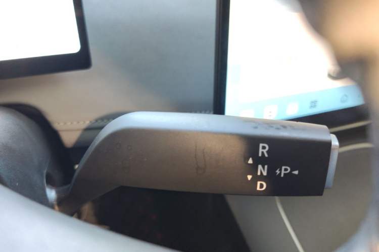 Used Nissan N7 2025 510 Max Gear Lever