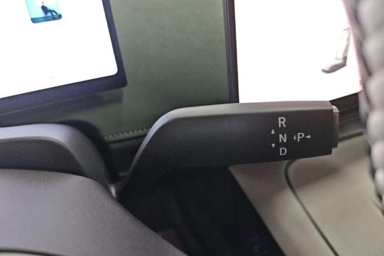 Used Nissan N7 2025 625 Max Gear Lever
