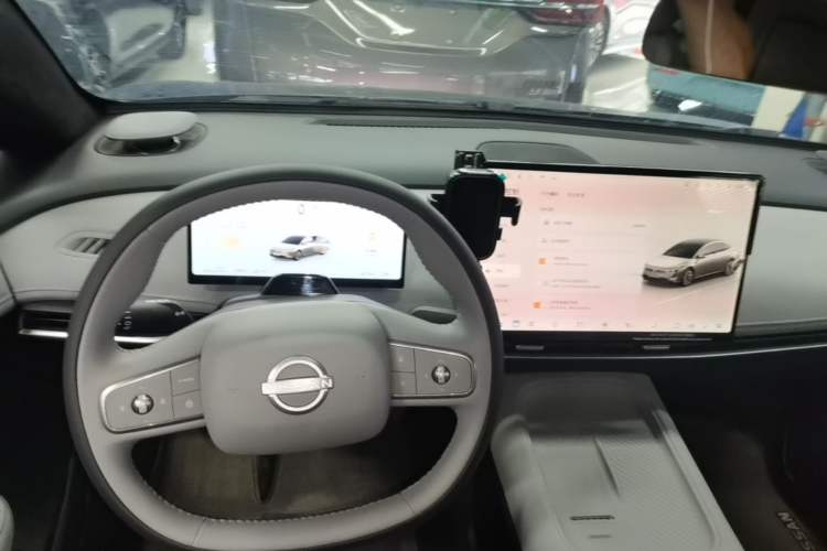 Used Nissan N7 2025 625 Max Gear Lever