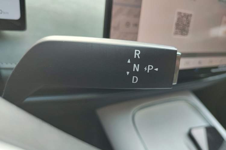 Used Nissan N7 2025 625 Max Gear Lever