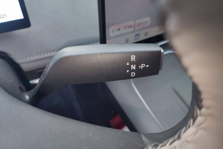Used Nissan N7 2025 625 Max Gear Lever
