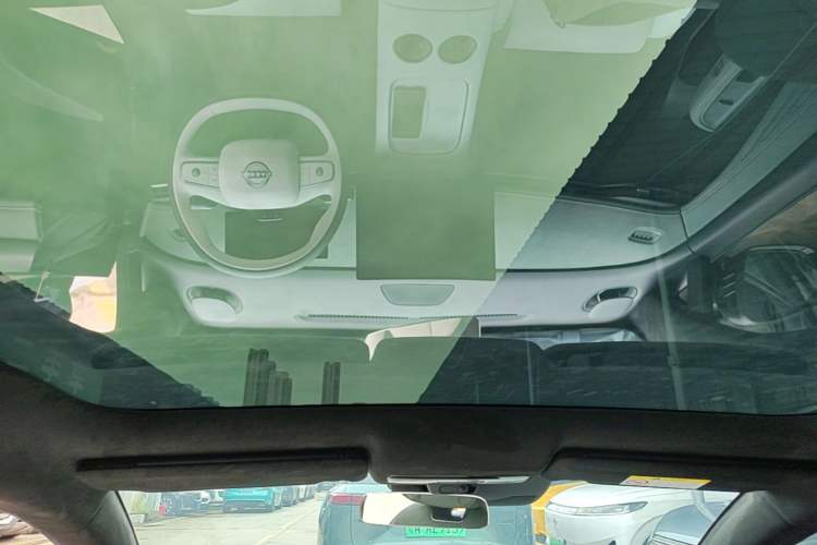 Used Nissan N7 2025 625 Max Headliner