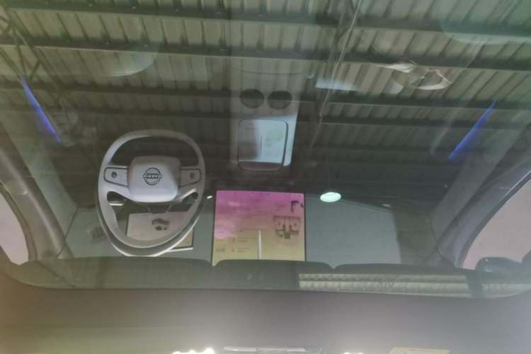 Used Nissan N7 2025 510 Max Headliner