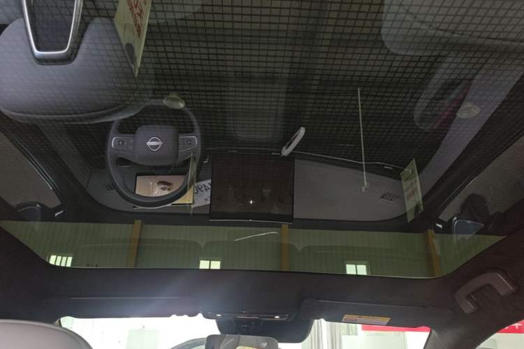 Used Nissan N7 2025 510 Max Headliner