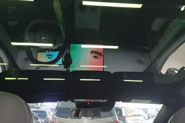 Used Nissan N7 2025 625 Max Headliner