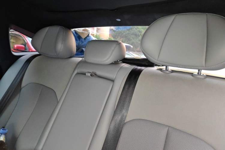 Used Nissan N7 2025 510 Max Headliner