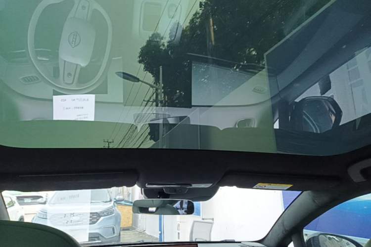Used Nissan N7 2025 625 Max Headliner
