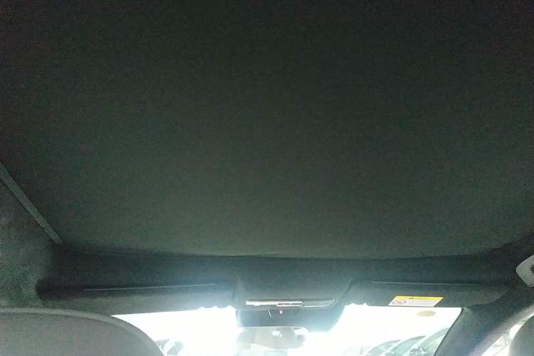 Used Nissan N7 2025 625 Max Headliner
