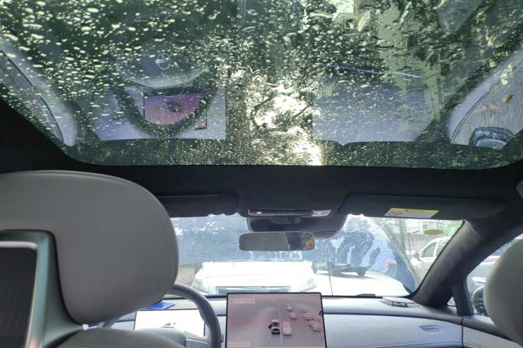 Used Nissan N7 2025 625 Max Headliner