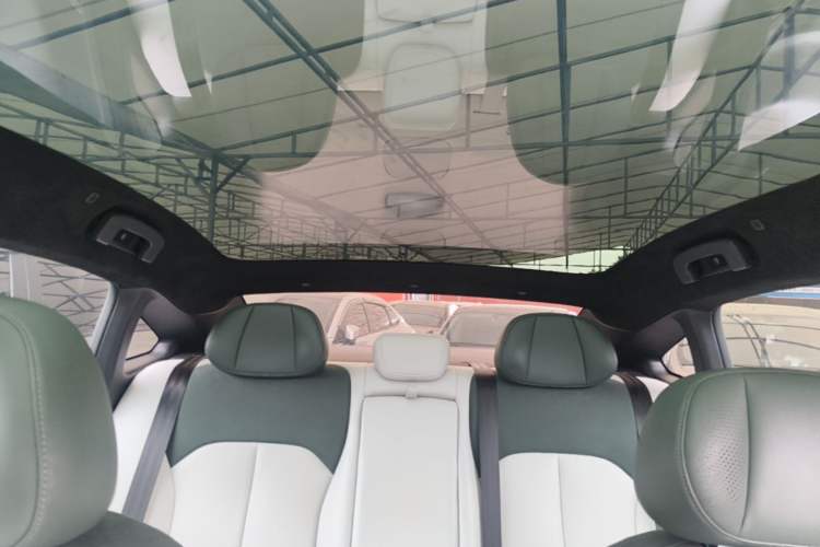 Used Nissan N7 2025 625 Max Headliner
