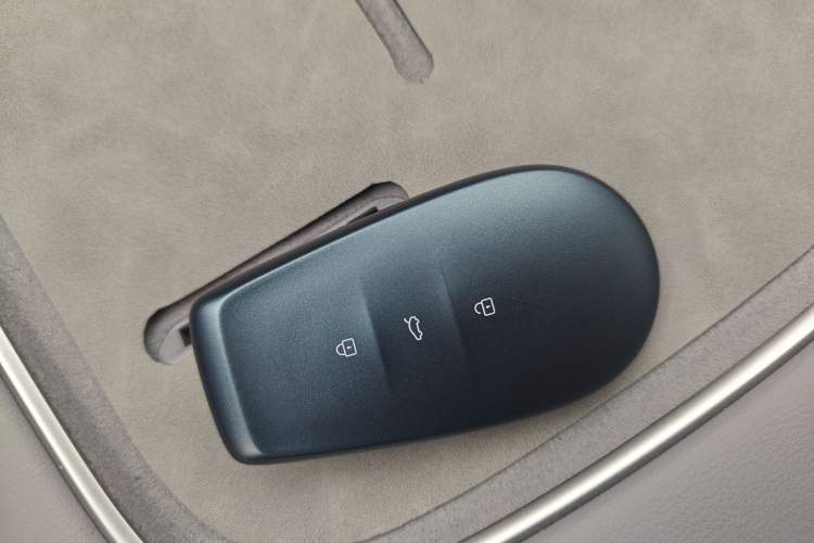 Used Nissan N7 2025 625 Max Interior 1