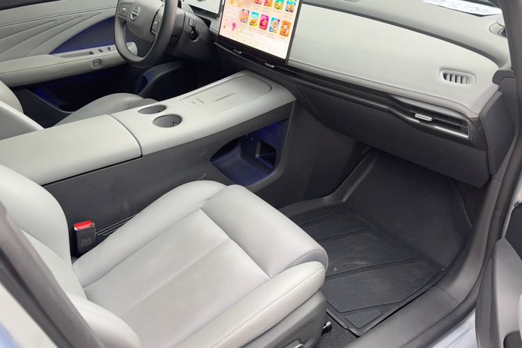 Used Nissan N7 2025 510 Max Interior 1