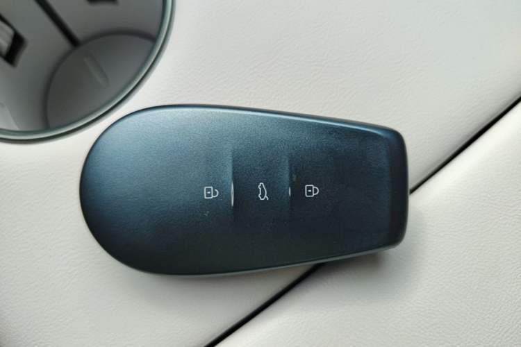 Used Nissan N7 2025 625 Max Interior 1