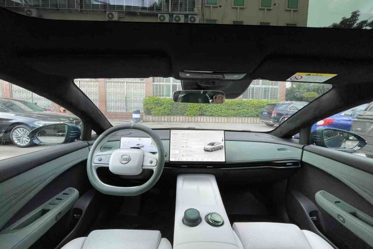Used Nissan N7 2025 625 Max Interior 1