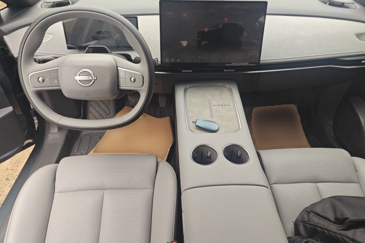 Used Nissan N7 2025 625 Max Interior 2