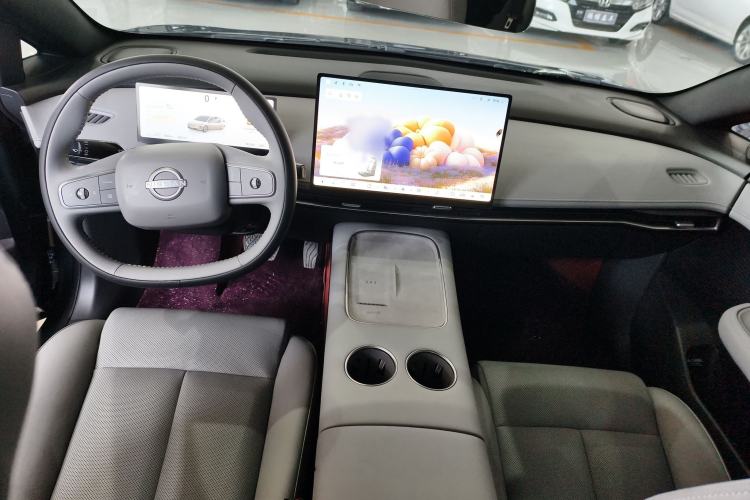 Used Nissan N7 2025 510 Pro Interior 3