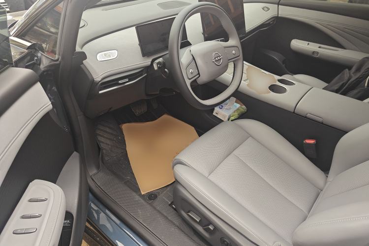 Used Nissan N7 2025 625 Max Interior 3