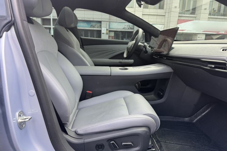 Used Nissan N7 2025 625 Max Interior 3