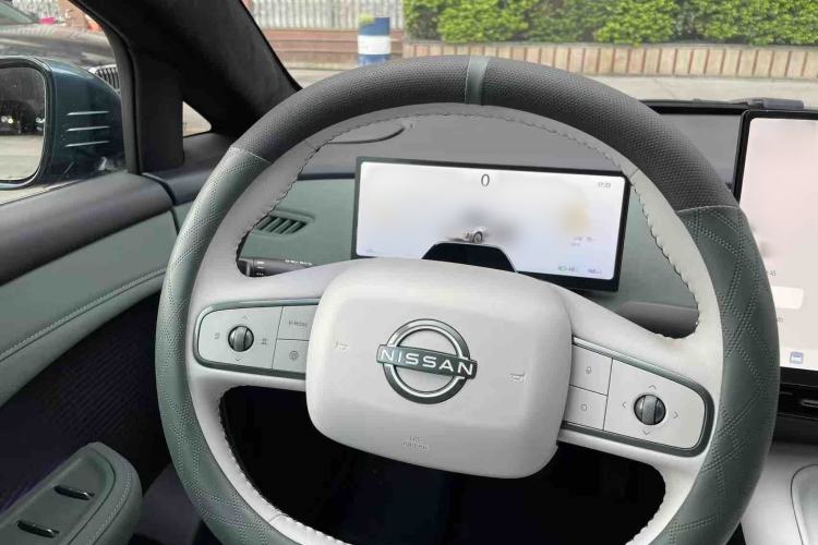 Used Nissan N7 2025 625 Max Interior 3