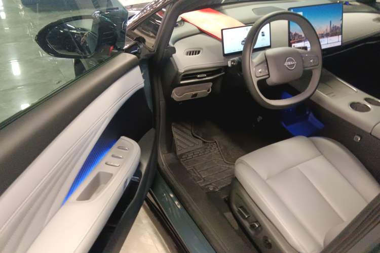 Used Nissan N7 2025 510 Pro Interior 3
