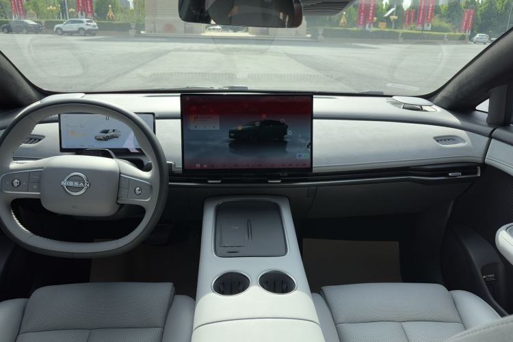 Used Nissan N7 2025 625 Max Interior 3