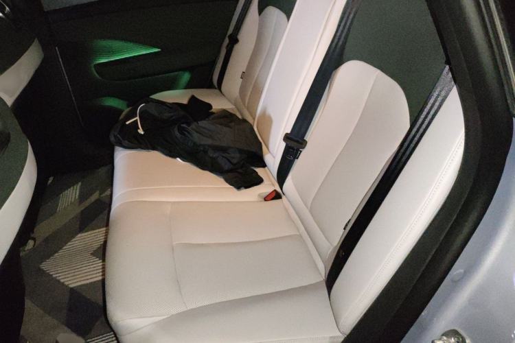 Used Nissan N7 2025 625 Max Interior 4