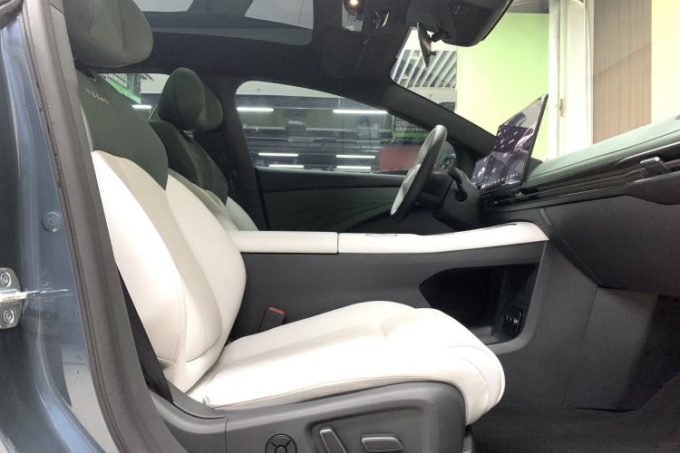 Used Nissan N7 2025 510 Max Interior 4