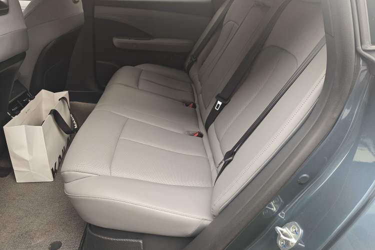 Used Nissan N7 2025 625 Max Interior 4