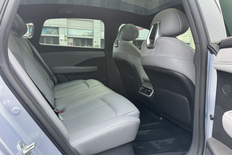 Used Nissan N7 2025 625 Max Interior 4